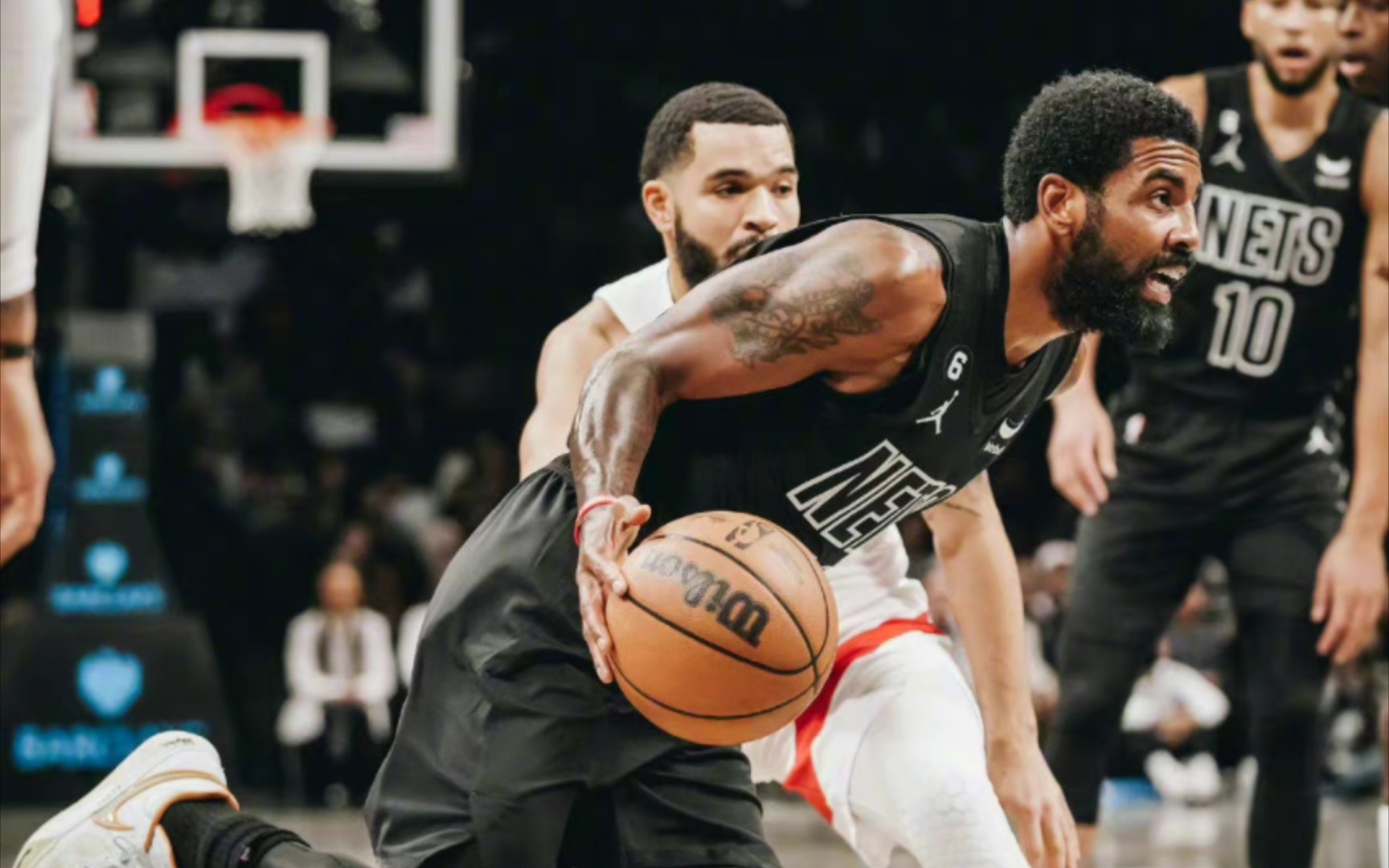 爱游戏 在线登录-多伦多猛龙关键时刻回应争议，志在德甲名次提升，压力陡增，赛程密集仍需轮换的简单介绍