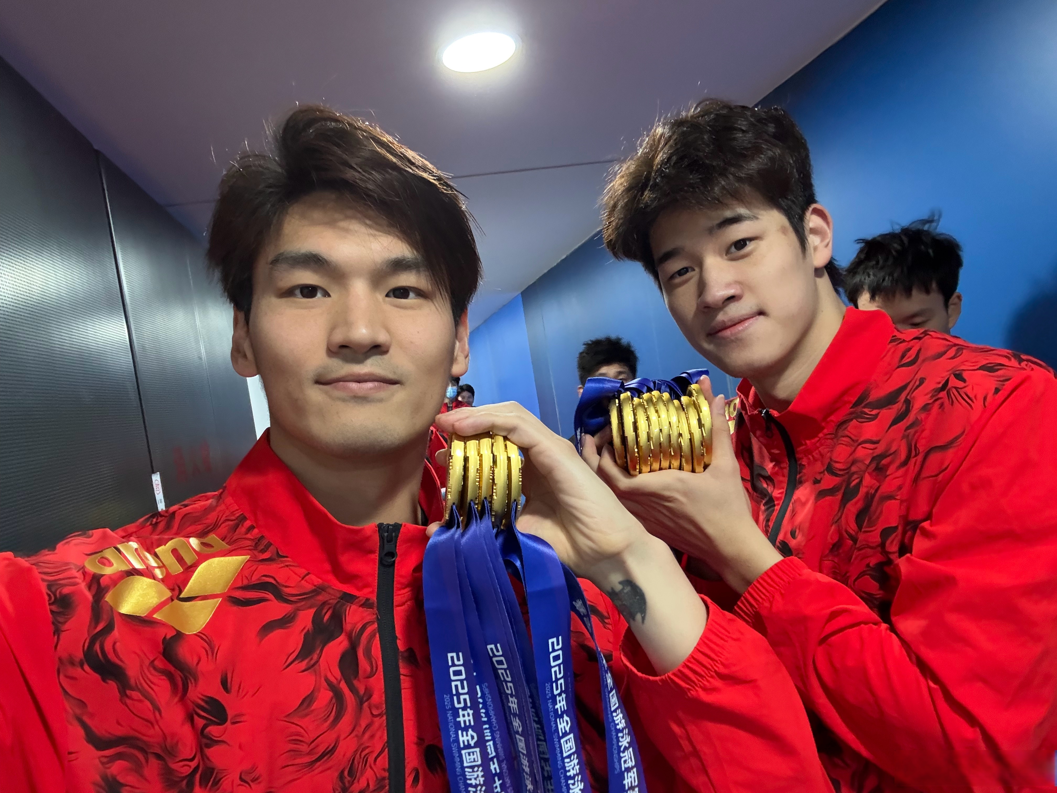 爱游戏网站入口-包含浙江队发布备战花絮；赛前手感冰凉；欧超杯任务艰巨；球队文化再被提及的词条