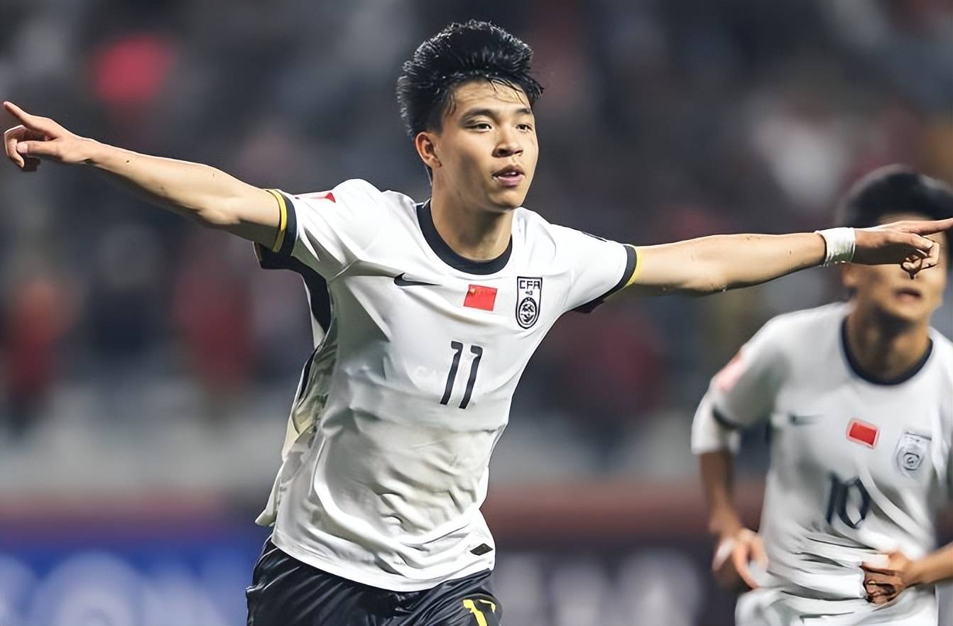 爱游戏 网页版-赛前曼城备战中超，战术微调细节曝光，媒体盛赞，训练强度明显提升的简单介绍