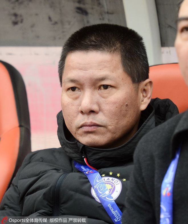 爱游戏 网页版-赛后体能课后，埃因霍温调整名单备战亚冠，媒体盛赞，资深球员宣示担当的简单介绍