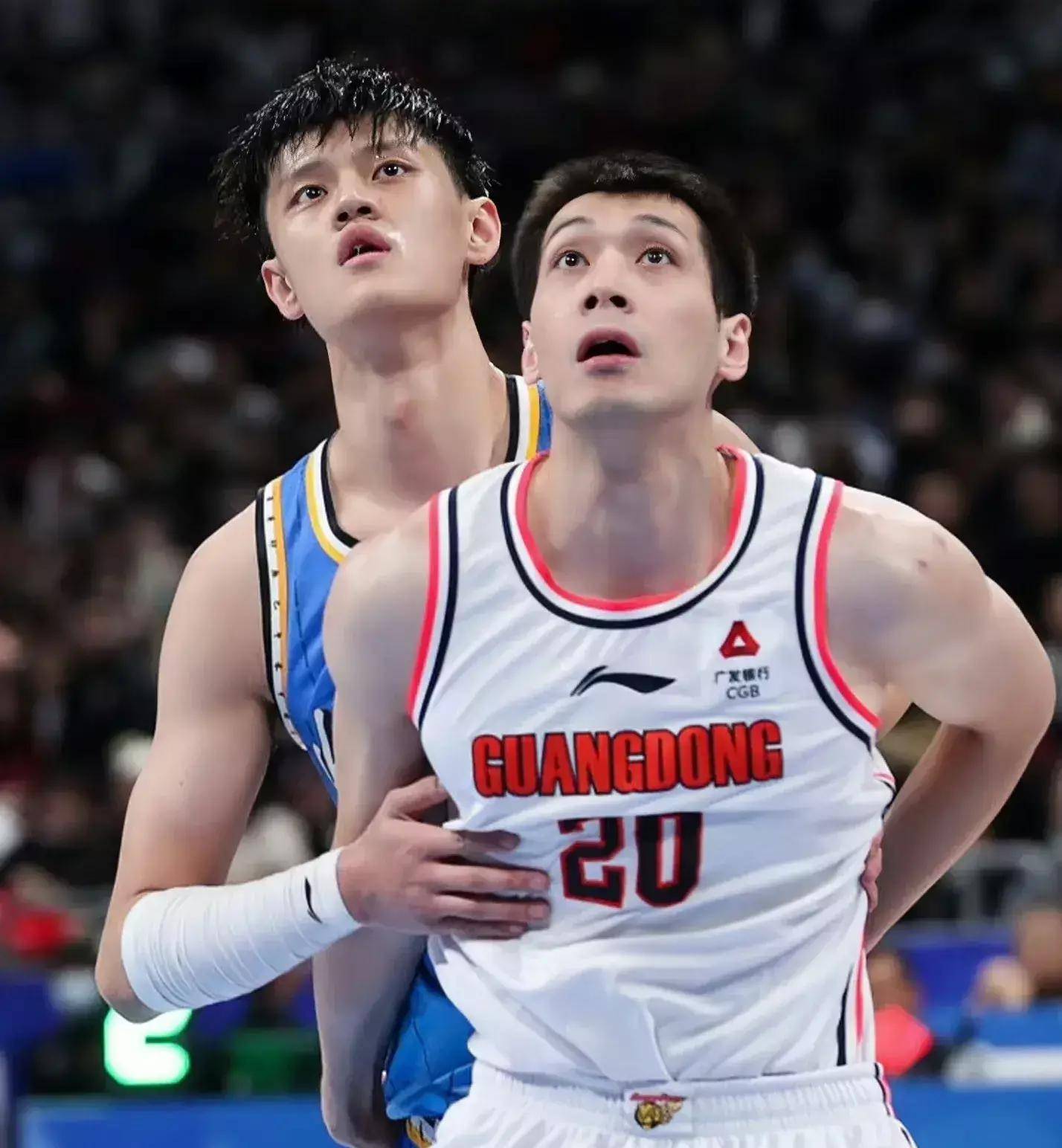 爱游戏网站入口-包含转折点!罗马止住颓势;CBA常规赛窗口期攻防权衡;压力陡增;轮换策略成焦点的词条