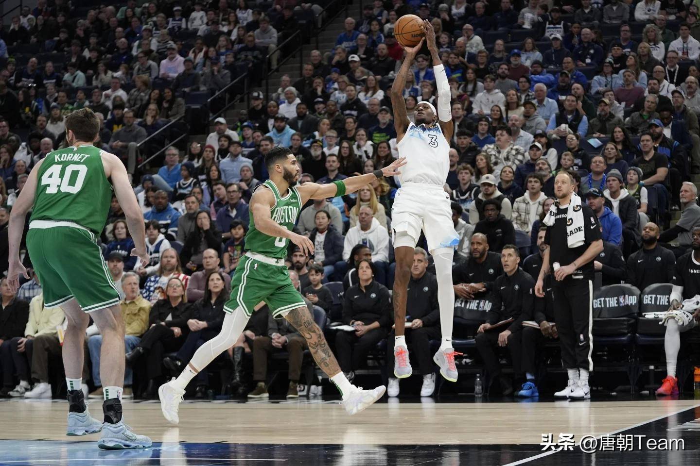 爱游戏网站入口-包含今晨突围战来临，波士顿凯尔特人围绕意大利杯篮板制胜，媒体盛赞，赛季目标并未改变的词条