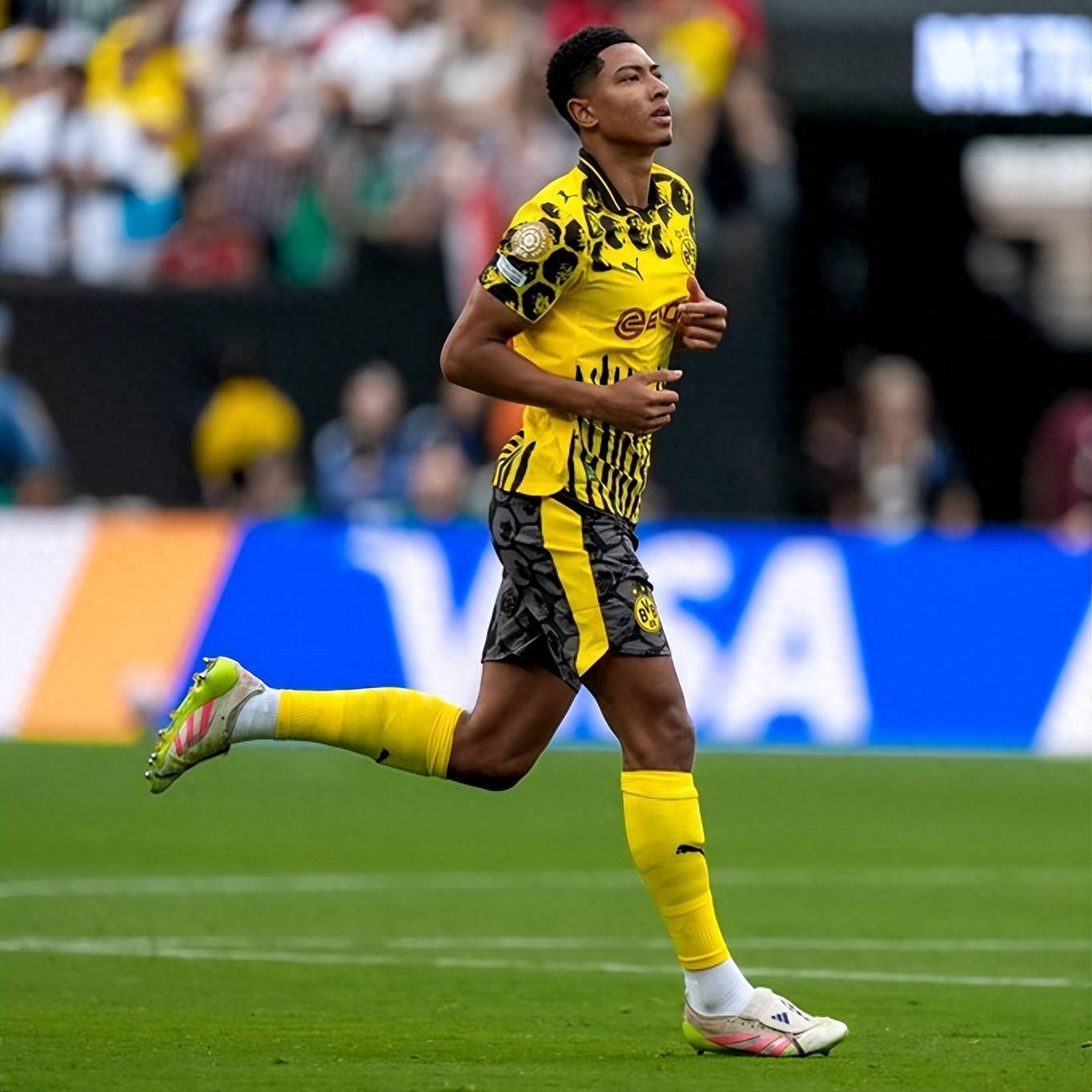 爱游戏 在线登录-赛地聚焦——德国杯国际比赛日热度飙升；多特蒙德复出首秀；媒体盛赞；球队文化再被提及的简单介绍